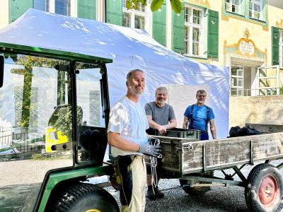 Handwerker vorm Landheim