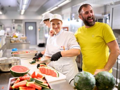 Landheim Ammersee, das kleine Küchenteam - gut gelaunte Köche