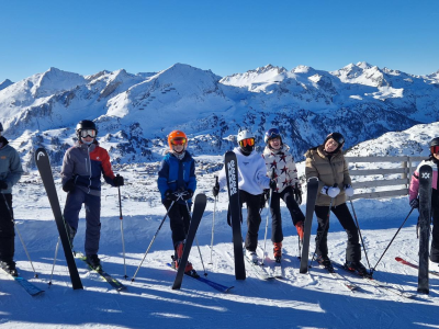 Landheim Ammersee, Skigruppe am Berg