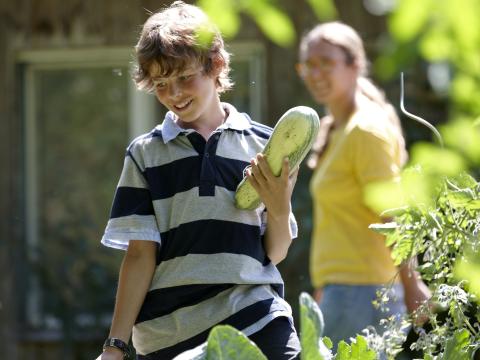 Landheim Ammersee, Schüler im Garten 