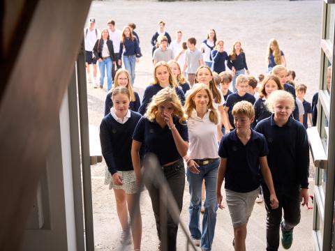 Landheim Ammersee, Schülergruppe kommt ins Schulhau