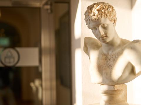 Landheim Ammersee, Hermes im Flur des Landheims