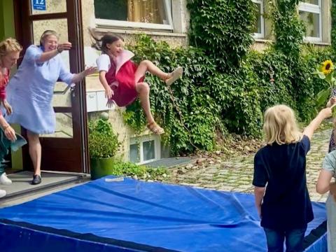 Rausschmiss der 4. Klasse aus der Grundschule