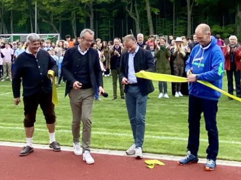 Neuer Sportplatz mit Outdoor Fitness-Park eröffnet